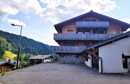 Les Gets Apartment | Cozy apartment in Les Gets with parking and WIFI, close to pistes