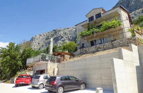 Borak Apartment | Cozy apartment in Omis with WiFi