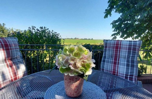 Krummhoern Apartment | Cozy apartment in Pilsum with a wonderful view of East Frisia's vastness.