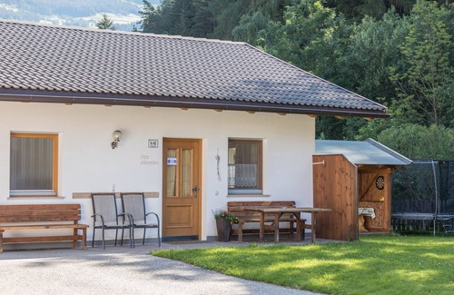 Caminata di Tures Apartment | Cozy Apartment "Arnika - Mesnerhof" with Mountain View, Wi-Fi, Balcony & Garden