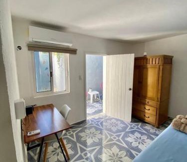 Colonia Centro Apartment | Cozy apartment king bed ac downtown