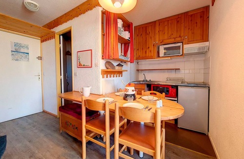 Reberty Apartment | Cozy Apartment Near Slopes with Balcony