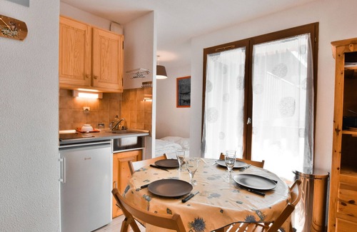 Bernex Apartment | Cozy Apartment Near Ski Lifts and Hiking Trails in Bernex