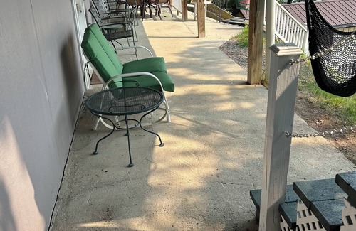 Town of Jerusalem Apartment | Cozy apartment on Keuka Lake, close to Keuka College, wineries and breweries.