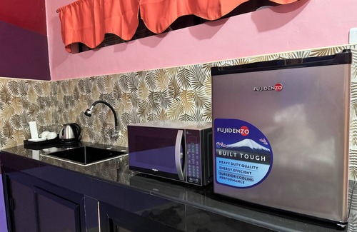 Tagbilaran Apartment | Cozy apartment in welcoming Tagbilaran City with AC, WiFi Free Parking