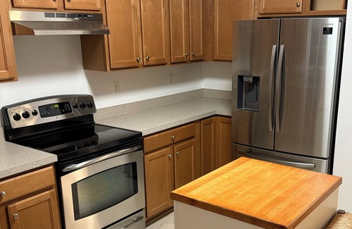 Shepherdstown Apartment | Cozy apartment with full size kitchen and parking in Shepherdstown WV