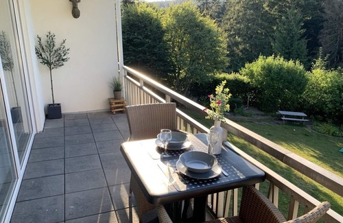 Glindfeld Apartment | Cozy apartment with balcony in the Rothaargebirge, right next to the forest