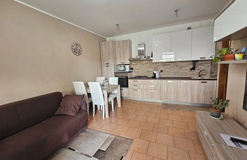 Bussolengo Apartment | Cozy apartment with garden, pet friendly.