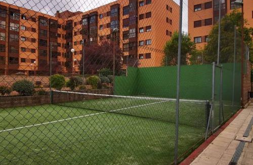 San Blas-Canillejas Apartment | Cozy apartment with parking, gym, pool and padel - Pirra