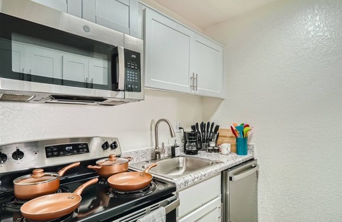 Tucson Apartment | Cozy Apartment with Stunning Amenities. Amazing LOCATION