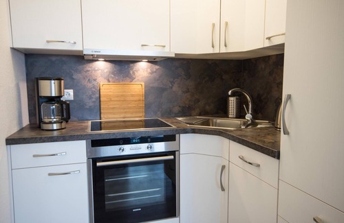 Sahlenburg Apartment | Cozy apartment with swimming pool and direct lake view