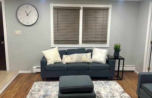 Woodbridge Apartment | Cozy apt in Woodbridge for short and long term rental. Everything Included!