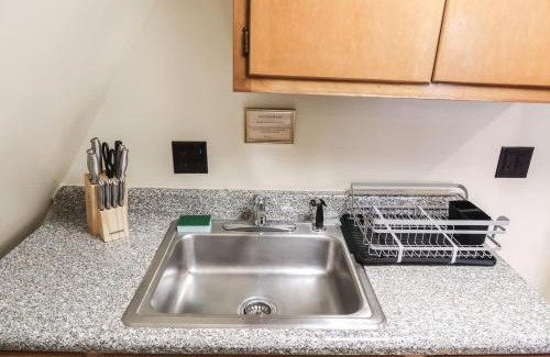 West Orange Apartment | Cozy Attic Studio for 2 5min to NYC Train Station