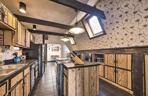 Farmington House | Cozy Barn Loft in Farmington, Missouri