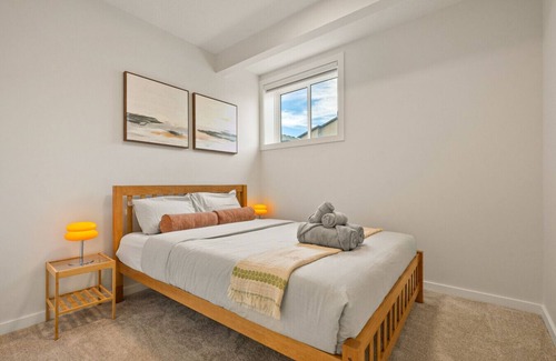 Calgary Apartment | Cozy Basement 2 BR Suite » 2 Queens » Games & More