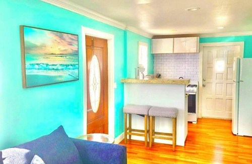 Rokers Point Apartment | Cozy Beachfront Cottage