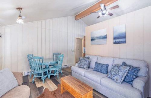 Tofte Apartment | Cozy Bear Den - Sauna New Kitchen Fireplace Large Tv Wifi Indoor Sauna