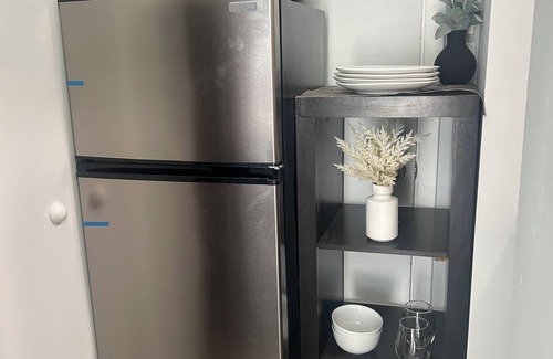 Coral Way Apartment | Cozy beautiful budget-friendly studio!