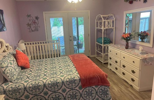 Cedar Grove House | Cozy bedroom with on suite living room