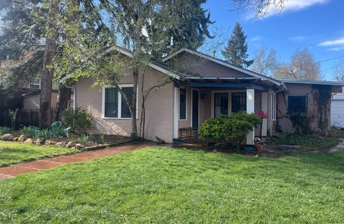 Newlands House | Cozy Boulder Cottage, Centrally located