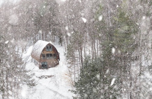 West Fairlee House | Cozy Bow House Perched in Trees w/Hot Tub & View