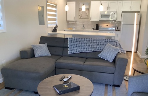 Bahama Reef Apartment | Cozy brand new yellow studio/cottage with free floating dock in Freeport.