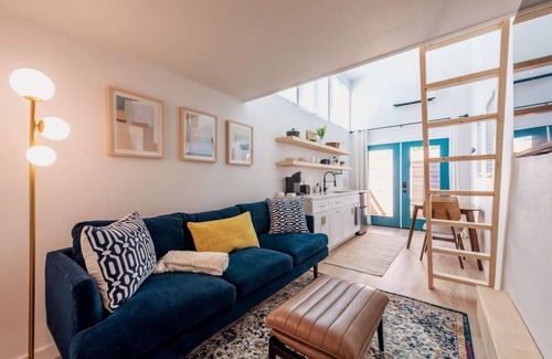Blackshear-Prospect Hill House | Cozy & Bright Mid-Century Gem in Eastside Action!