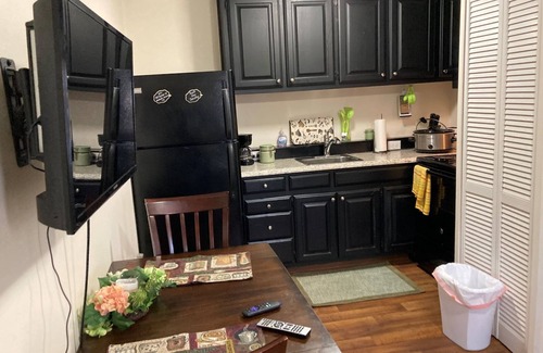 Hampton House | Cozy Buckroe Beach Retreat! Steps from the Shore!