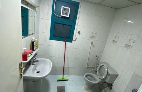 Mussafah House | Cozy building in awesome Abu Dhabi with WiFi, AC