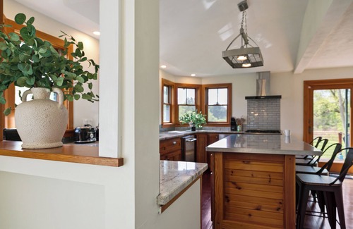 Skaneateles House | Cozy Bungalow Retreat: 4BR, Deck, Media Room, 2 Miles from Skaneateles Village