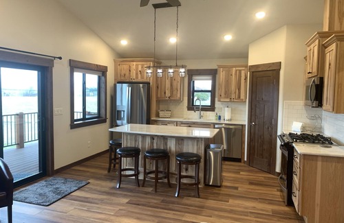 Corvallis House | Cozy bungalow with fantastic mountain views.