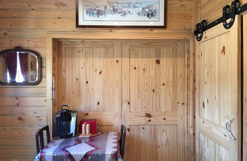 Cody Cabin | Cozy, Bunkhouse Room For Two in Owners Cabin with Outdoor Kitchen