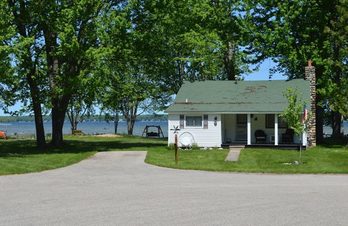 Burt Lake Cottage | Cozy Burt Lake Waterfront Cottage