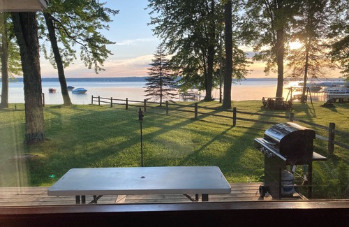Burt Lake Cottage | Cozy Burt Lake Waterfront Cottage