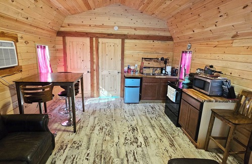 Dry Ridge Cabin | Cozy cabin 8 minutes from Ark Encounter!