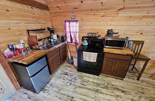 Dry Ridge Cabin | Cozy cabin 8 minutes from Ark Encounter!