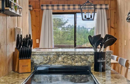 Six Mile Cabin | Cozy Cabin at Lake Keowee