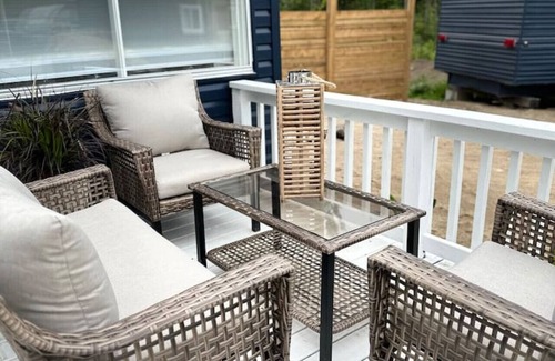 Gravenhurst Cabin | Cozy Cabin for 2 Sparrow Lake Muskoka Beach House