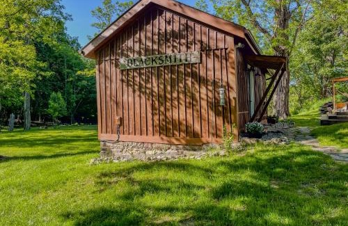 Montgomery Ski Chalet | Cozy Cabin Gateway with Pool and Firepit