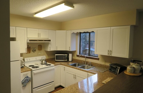 Clifftops Cabin | Cozy Cabin in Clifftops (VRBO #478732) family and dog friendly