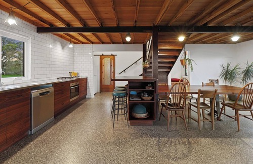 Wangoom Cabin | Cozy cabin in peaceful Wangoom with AC, WiFi