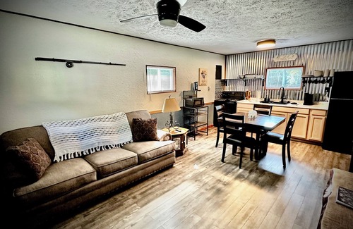 Ashcamp Cabin | Cozy cabin in serene Haysi with WiFi, AC and Lake access.