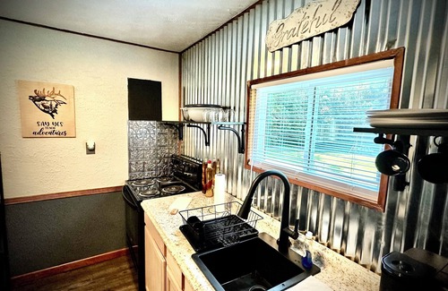 Ashcamp Cabin | Cozy cabin in serene Haysi with WiFi, AC and Lake access.