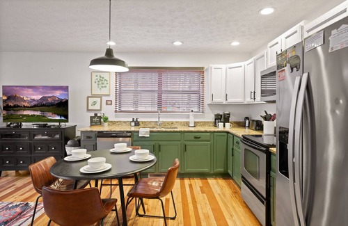 Chalet Village House | Cozy Cabin in the Woods - Hot Tub & Game Room!
