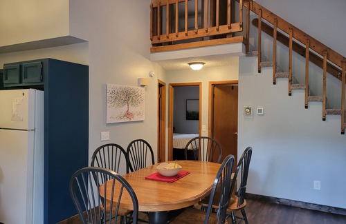 Elmira Cabin | Cozy Cabin in the Woods with a Short walk to the Lake, ORV Trails, and Skiing!