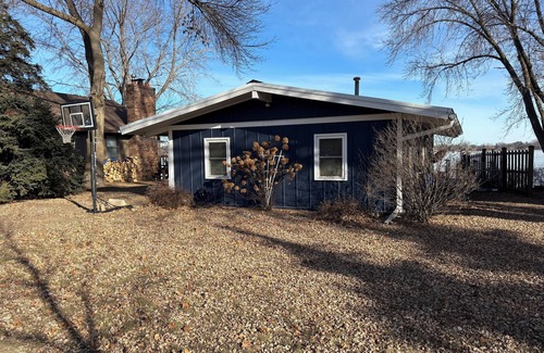 Kasota Cabin | Cozy Cabin Located On The Premiere Lake In Mankato Area