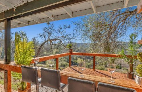 Pilot Hill House | Cozy Cabin on 10 acres
