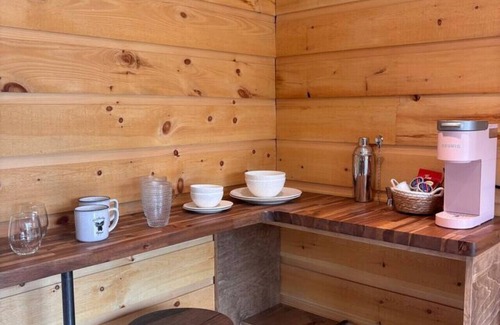 Dwight Apartment | Cozy Cabin on Oxtongue River; Wolf Cottage