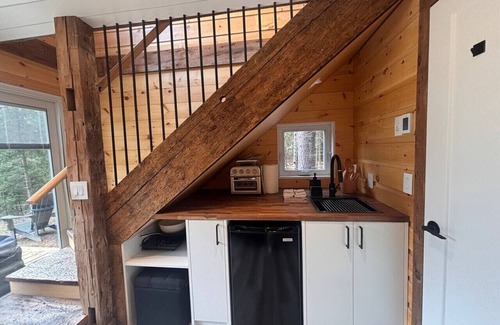 Dwight Apartment | Cozy Cabin on Oxtongue River; Wolf Cottage