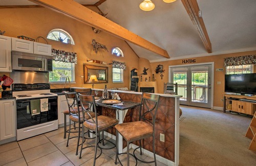 Chattanooga Cabin | Cozy Cabin on Tenn River - 10 Mi to Chattanooga!